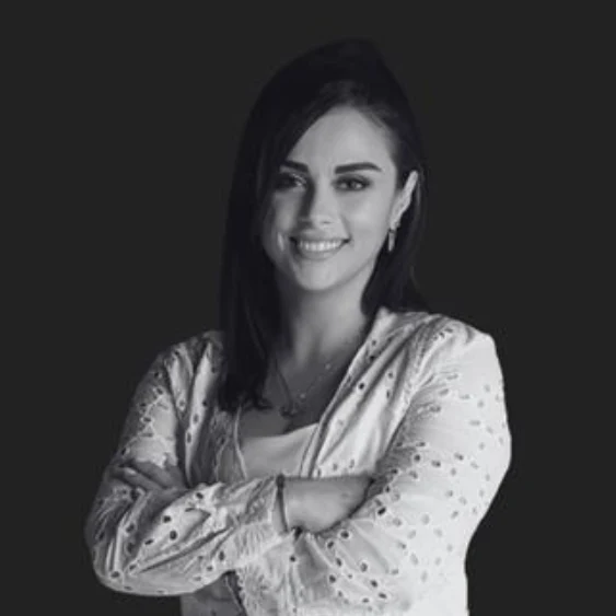 Black and white portrait of Peggy, founder of Petites Fêtes